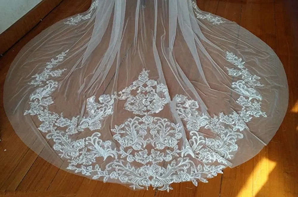 Wedding Capes Lace Bridal Veils Appliques Bridal Wraps Cathedral Length Wedding Cloak
